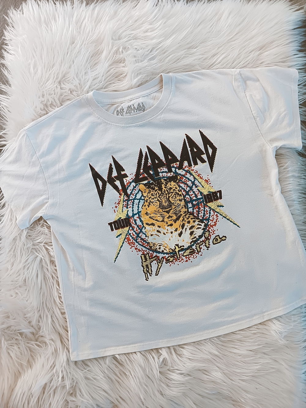 Def Leppard White 80s Hysteria Tiger Graphic Short Sleeve Rock Band Tee